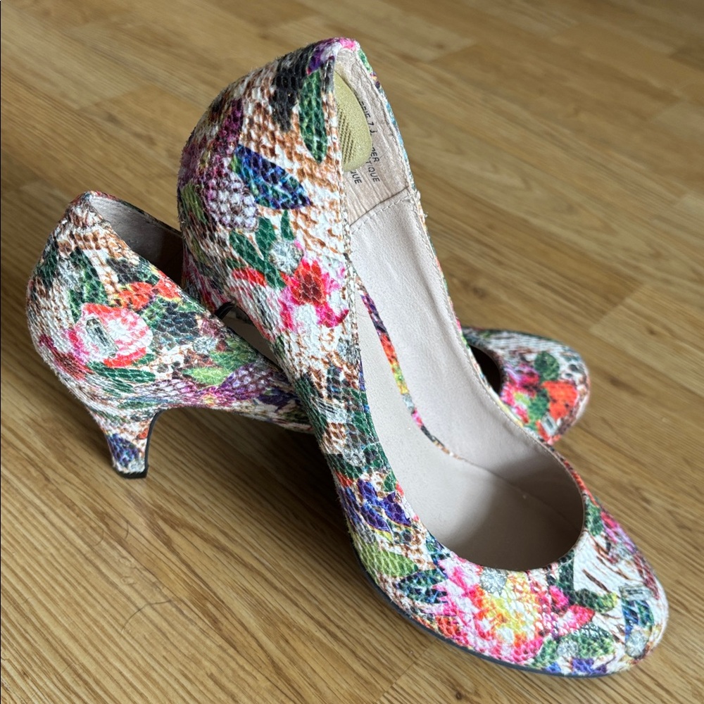 Zigi Soho Multicolor Floral Heels